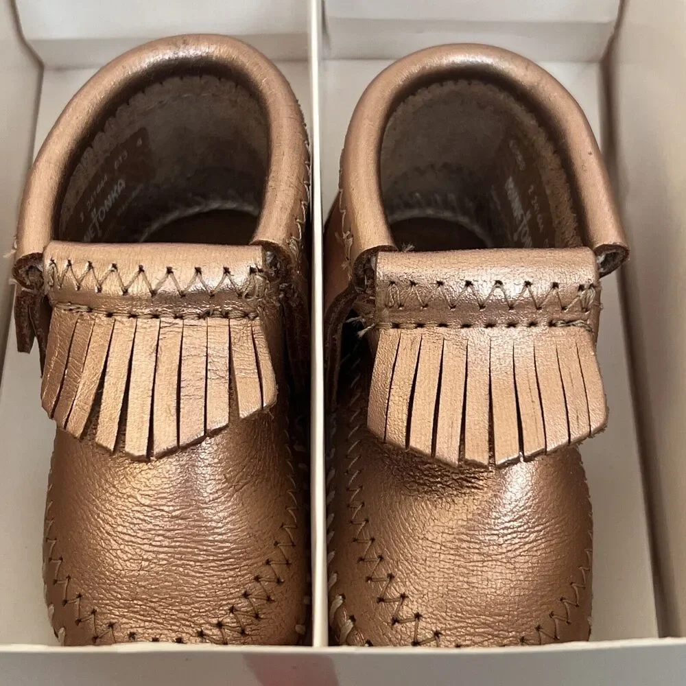 NIB Minnetonka Alex Infants Slip On Leather Moccasins Rose Gold Size 2 NEW 6-9 M